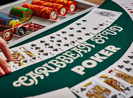 Hướng dẫn cách chơi Caribbean Stud Poker tại Vn88